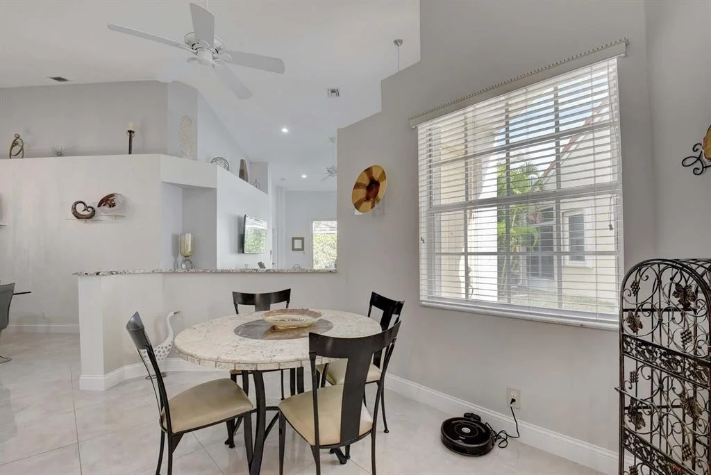 Photo of 6169 Heliconia Road
