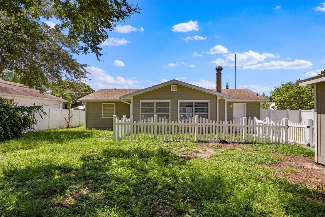 Photo of 421 Oak Street