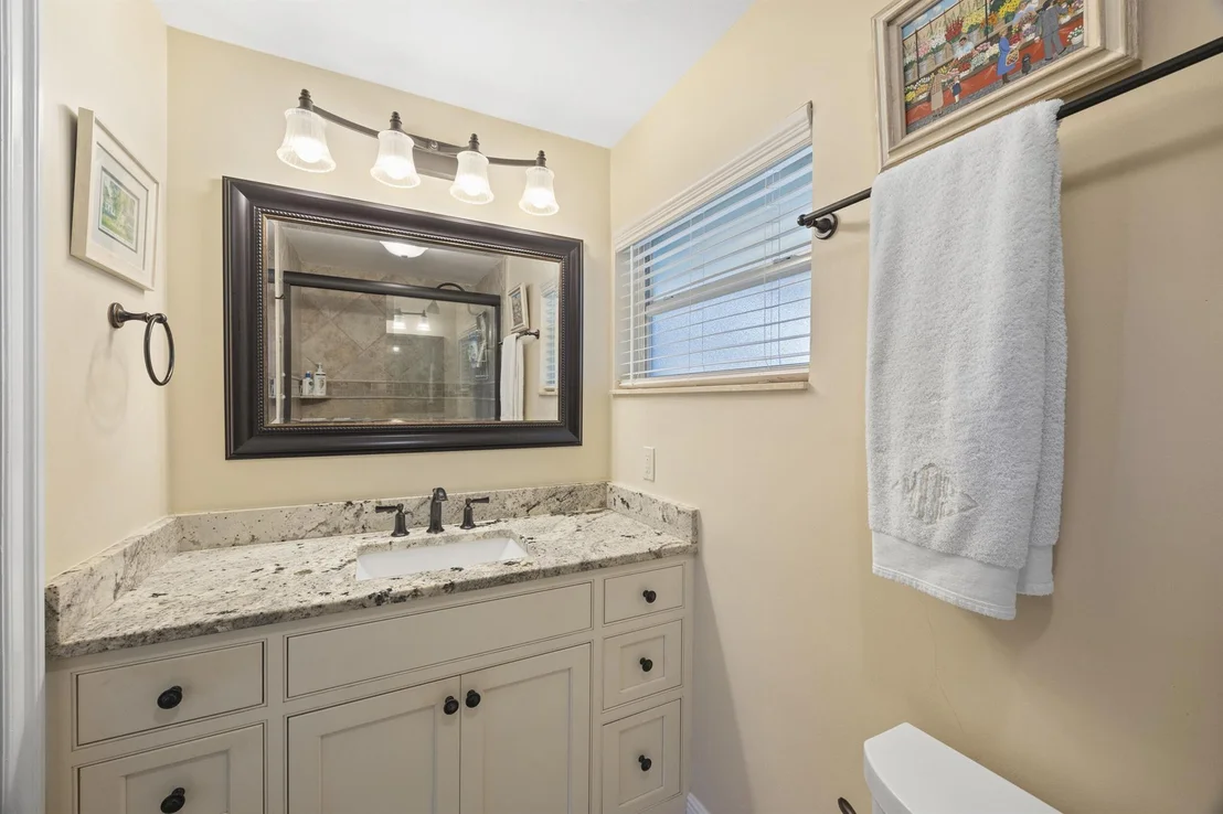 Photo of 435 Beacon Street