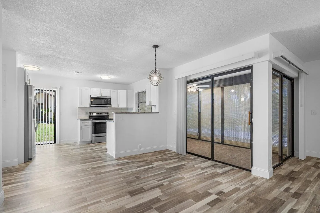 Photo of 6127 Elsinore Circle