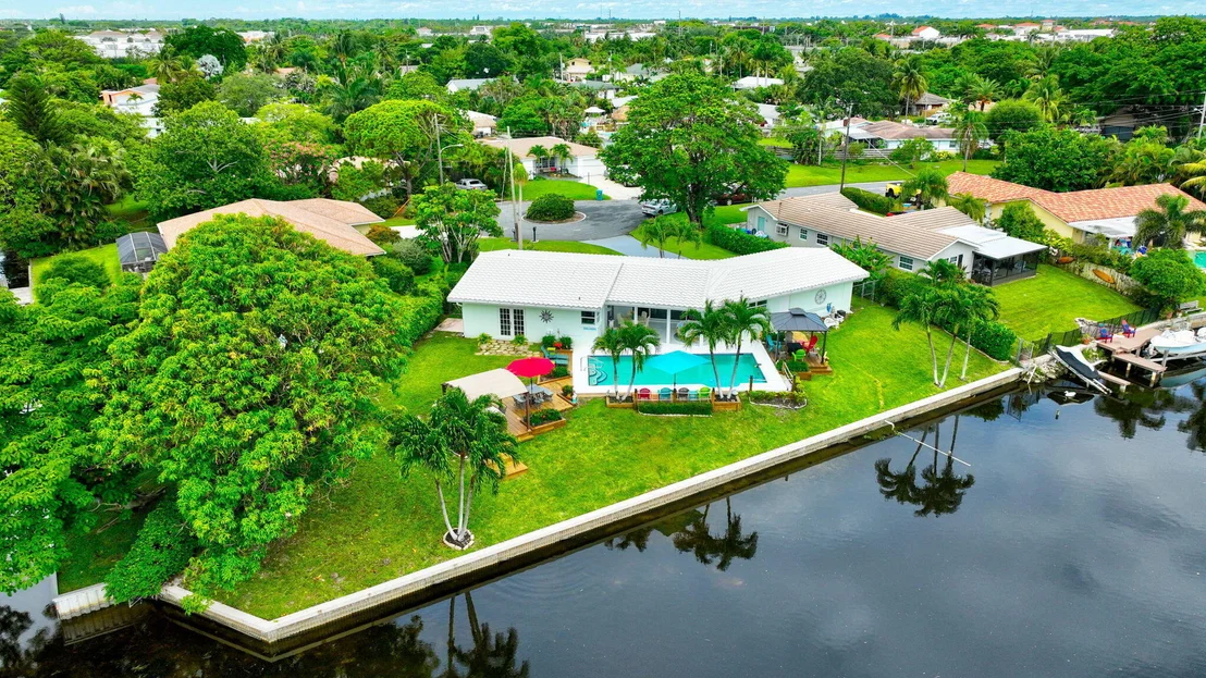 Photo of 302 Venice Drive