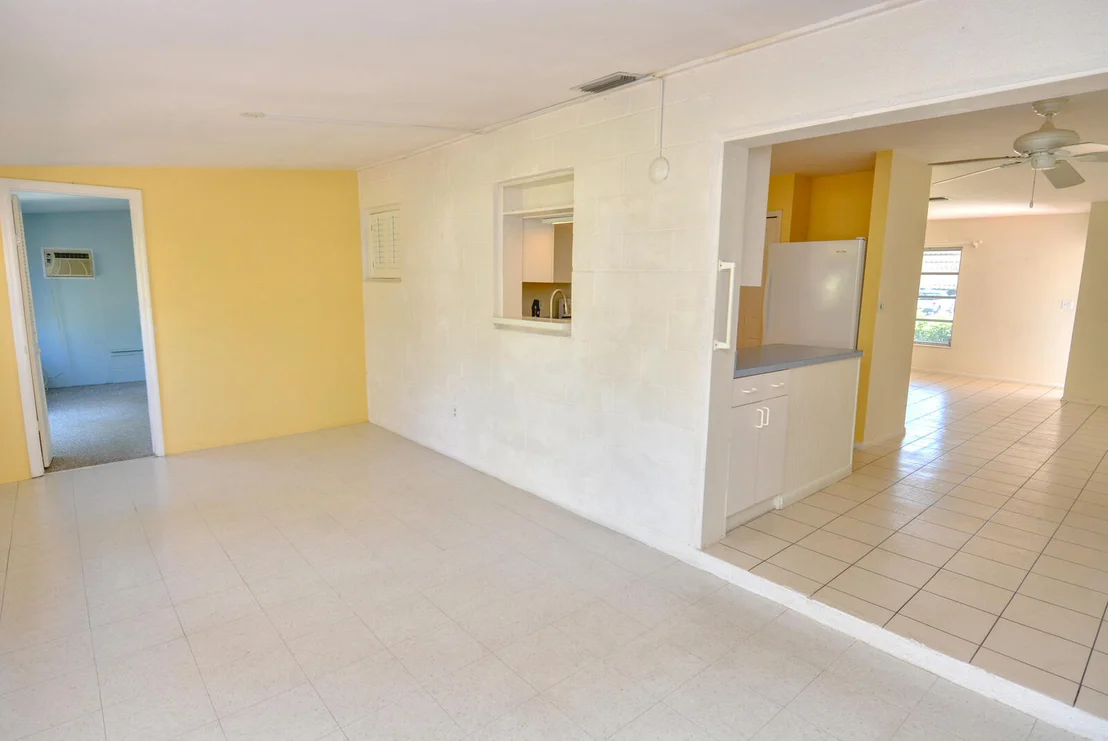 Photo of 2359 NW Sunset Boulevard