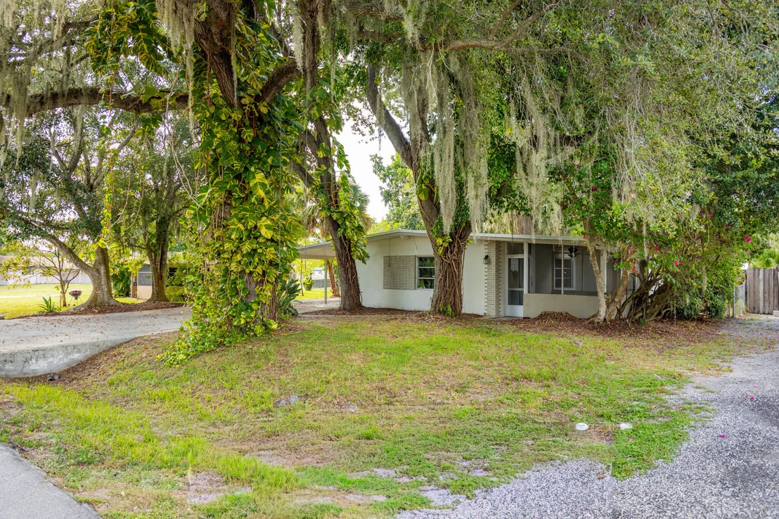 Photo of 809 SE 10th Street