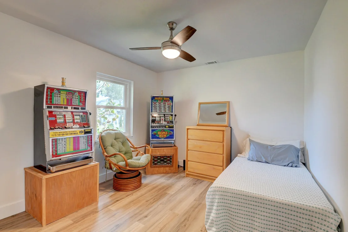 Photo of 4817 Lincoln Road