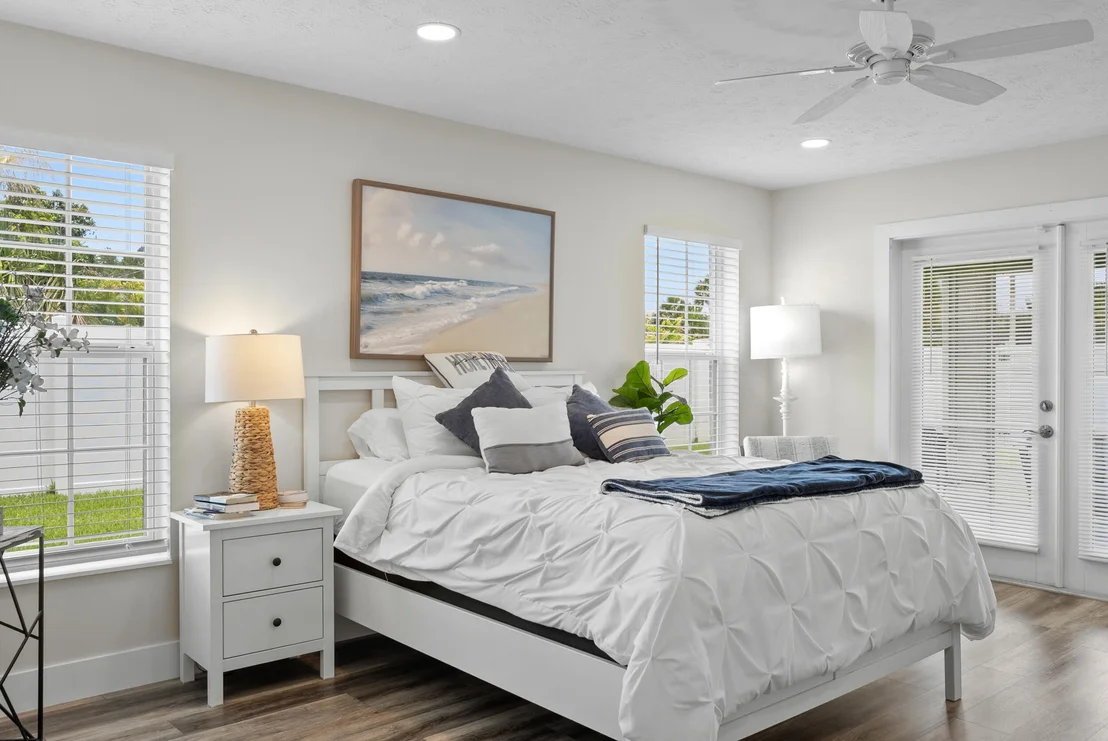 Photo of 701 SE Dolphin Drive