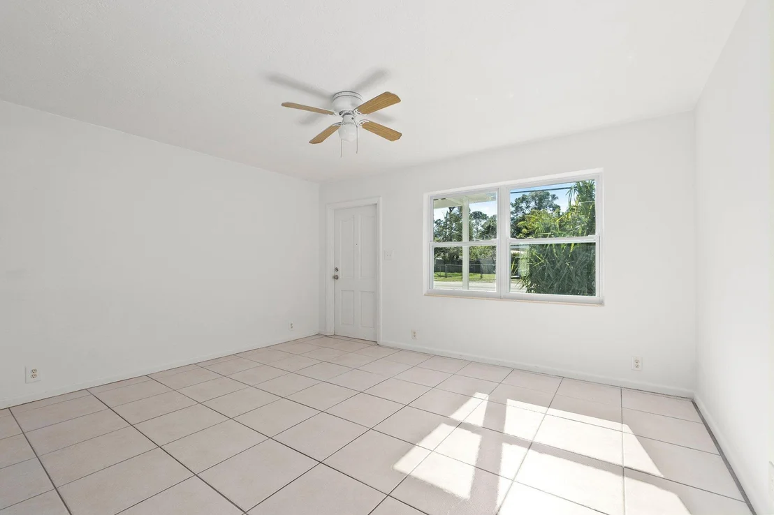 Photo of 858 Kanner Drive