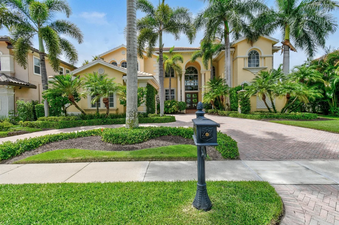 Photo of 615 Hermitage Circle
