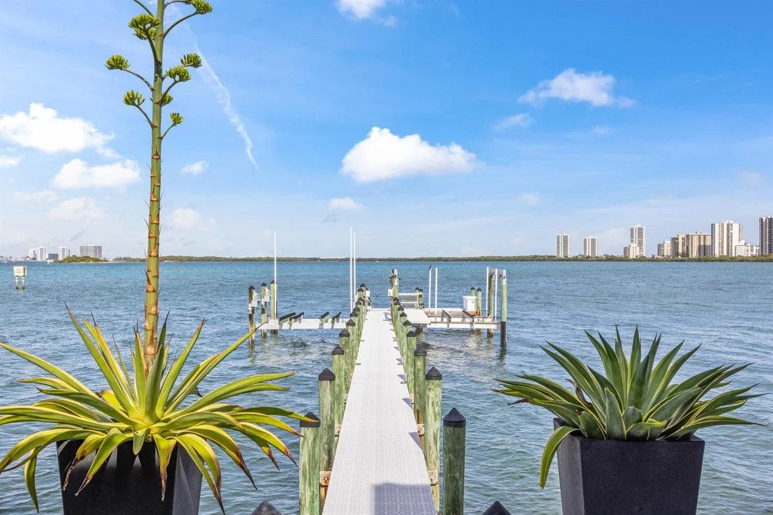 Photo of 1030 Pine Point Road