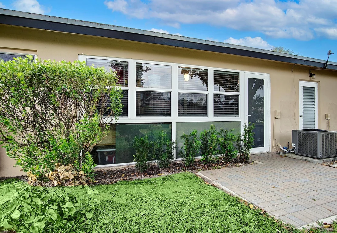 Photo of Unit C at 947 Circle Drive
