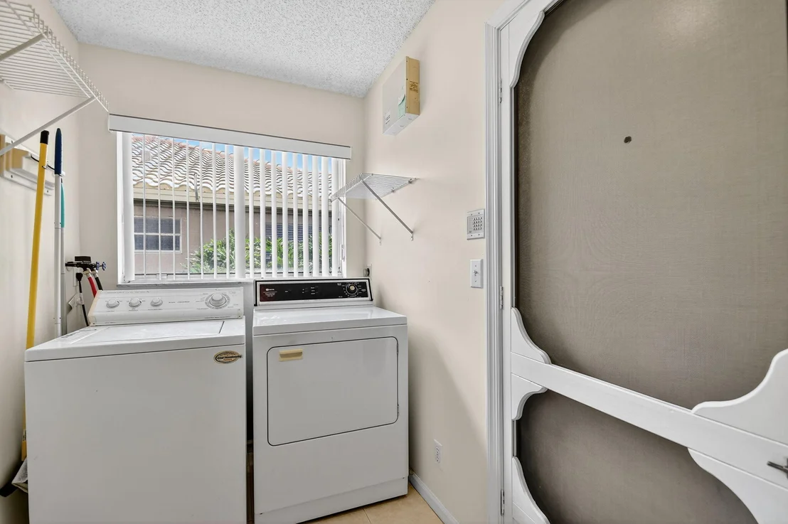 Photo of 5669 Descartes Circle
