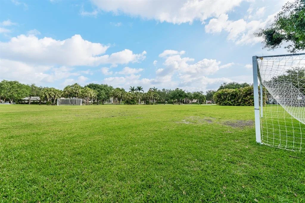 Photo of 352 Kingfisher Drive