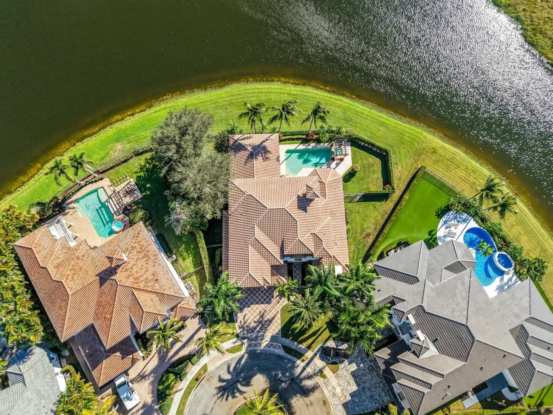 Photo of 17602 Middle Lake Drive