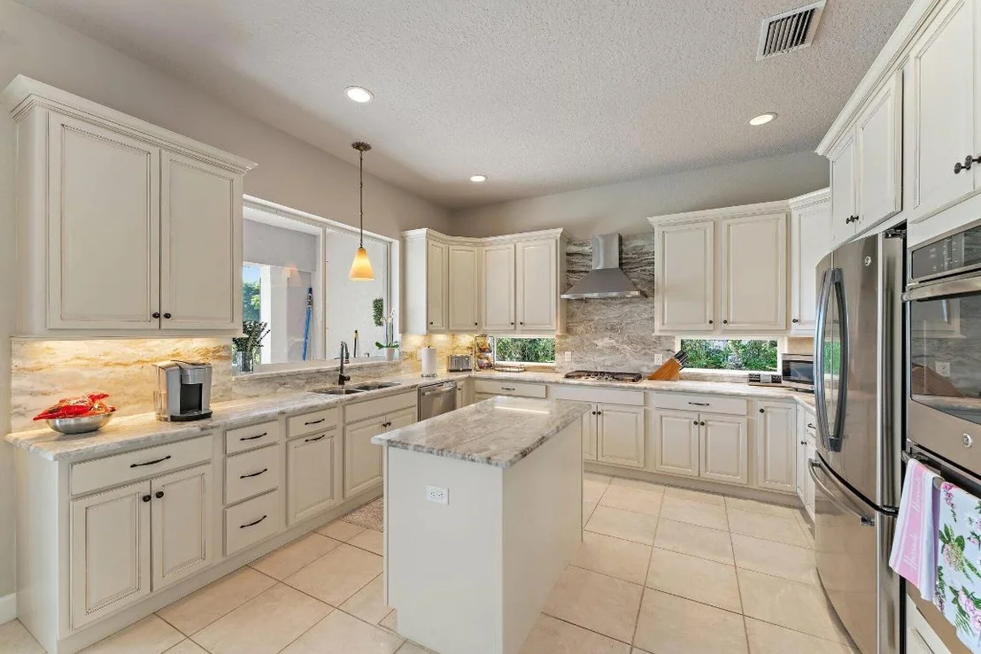 Photo of 18440 SE Lakeside Drive