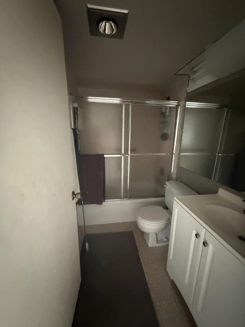 Photo of 1008 EXETER A