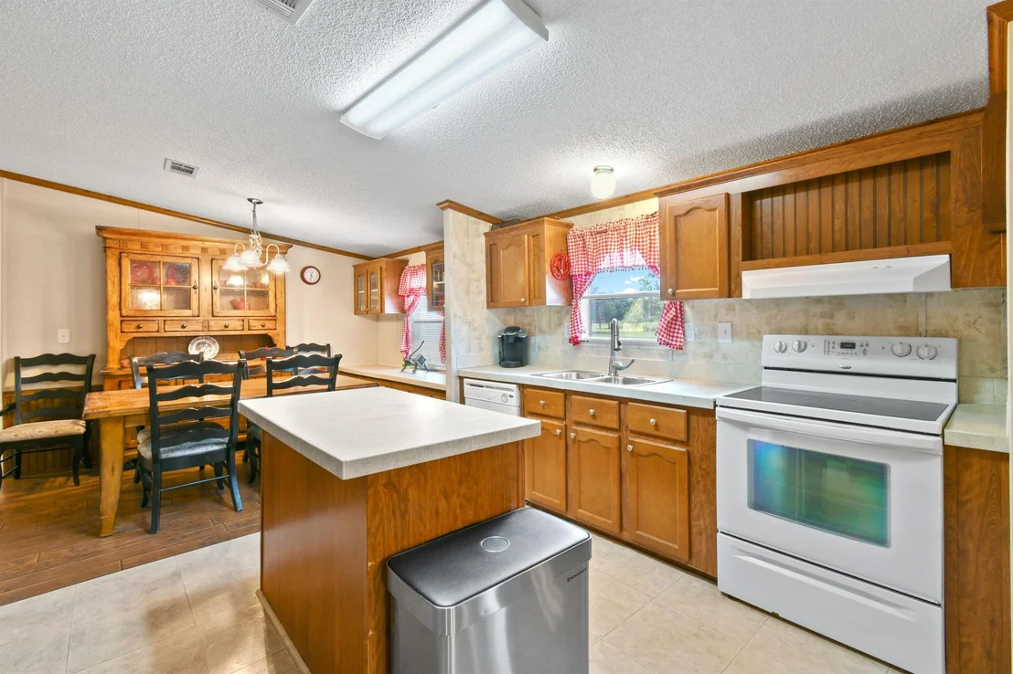 Photo of 2463 Coolidge Road