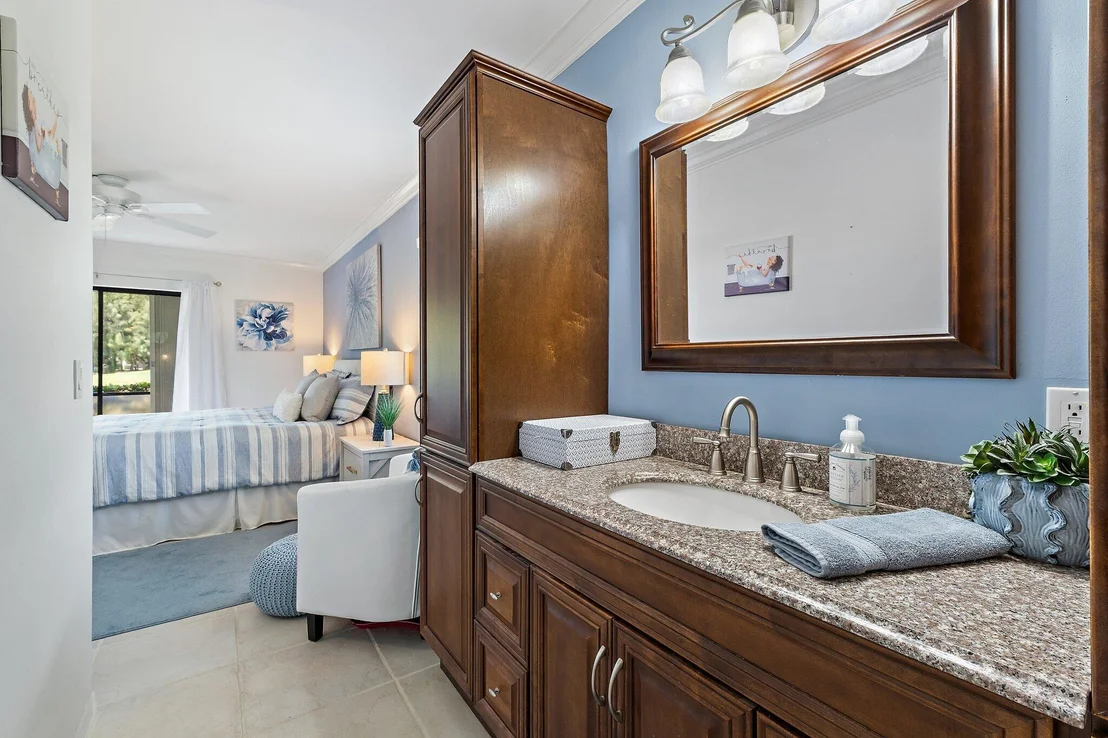 Photo of Unit F at 401 Pinecrest Circle