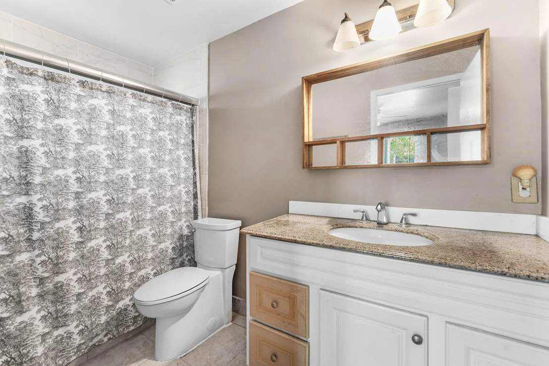 Photo of 417 UPLAND Road
