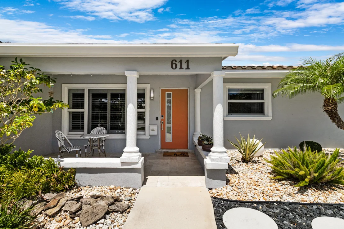 Photo of 611 SE 9TH Avenue