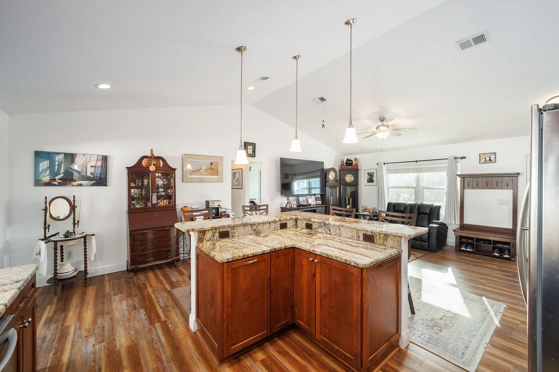 Photo of 7191 Hemlock Road
