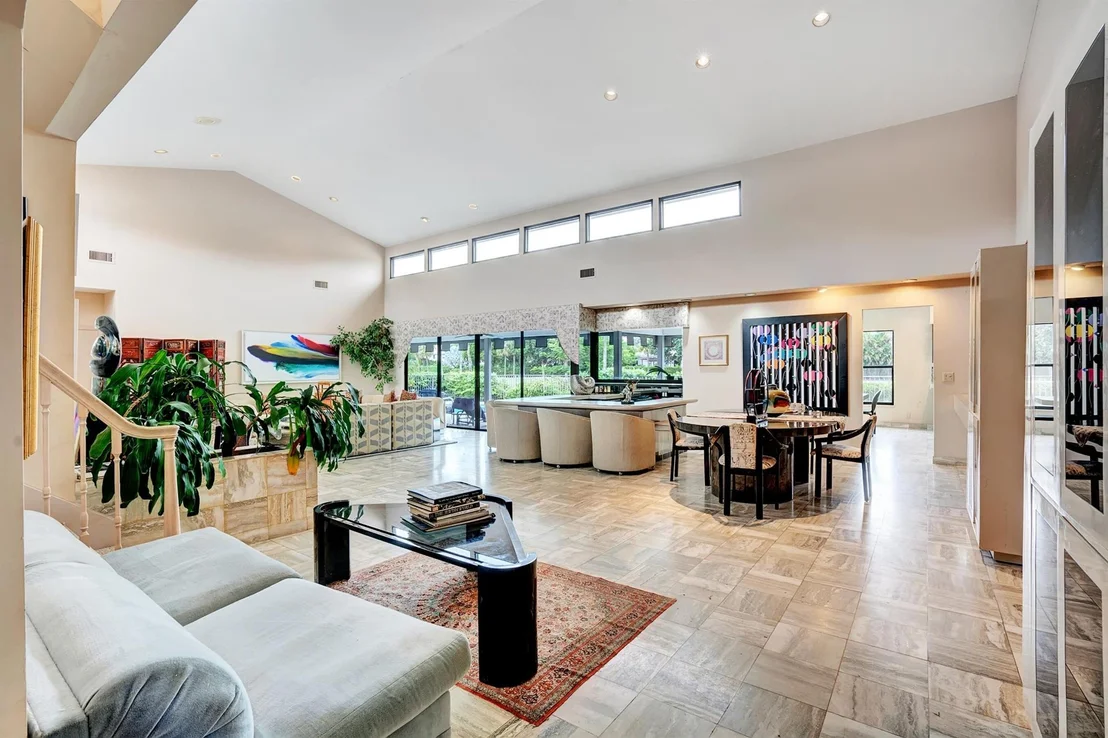 Photo of 3899 Live Oak Boulevard