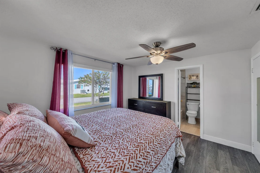 Photo of 2550 NW 2 Drive