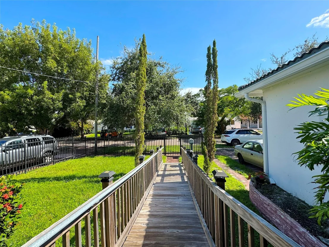 Photo of 1395 Biarritz Drive