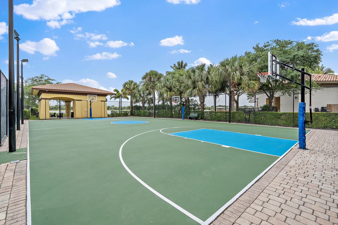 Photo of 627 Castle Drive