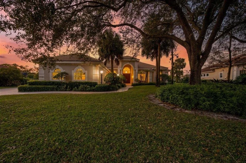 Photo of 17063 Gulf Pine Circle