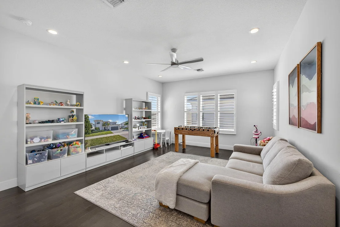 Photo of 9221 Crestview Circle