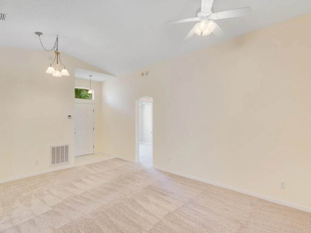 Photo of 1097 W 13th Square
