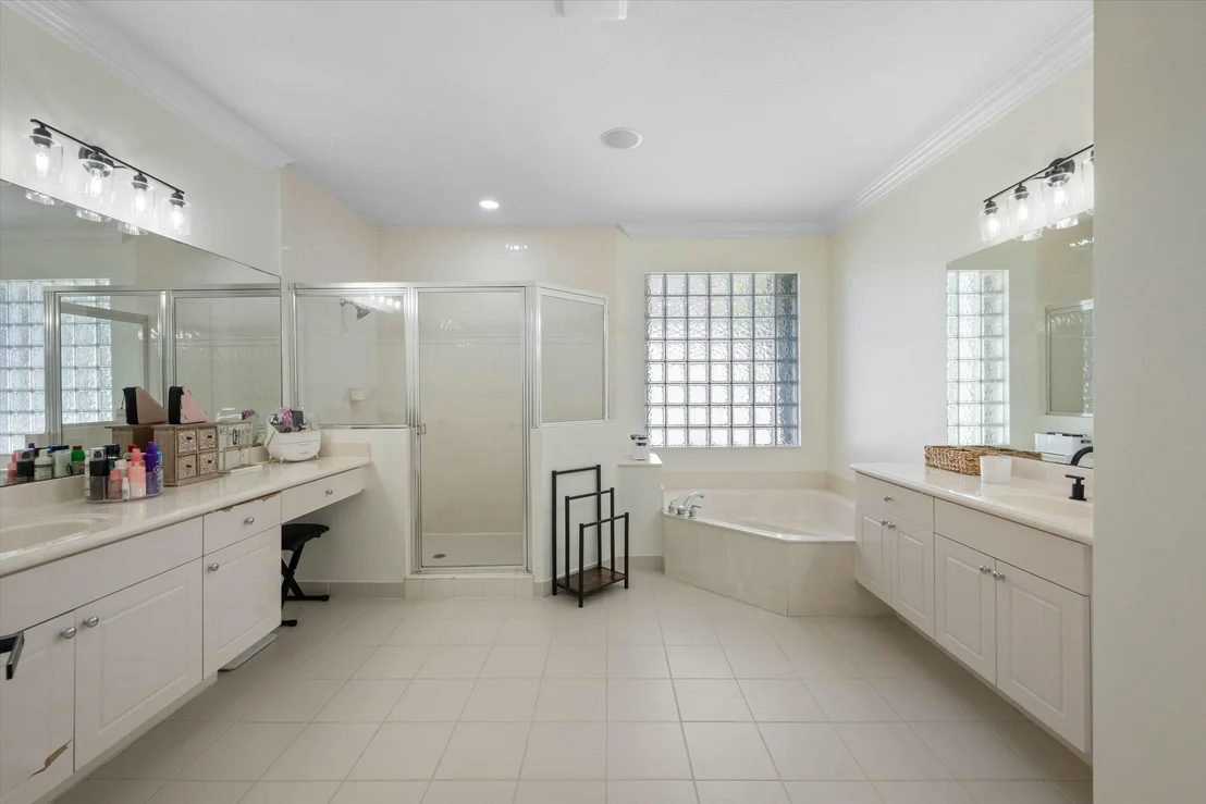 Photo of 1386 Beacon Circle