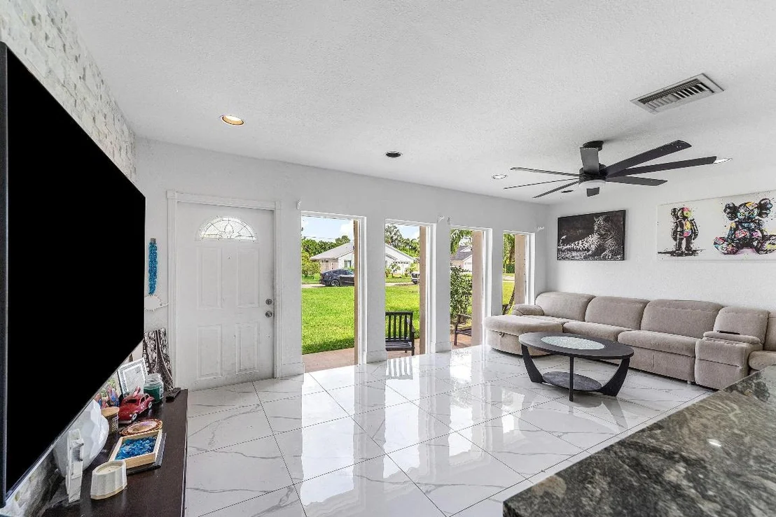 Photo of 7536 Cocoanut Drive