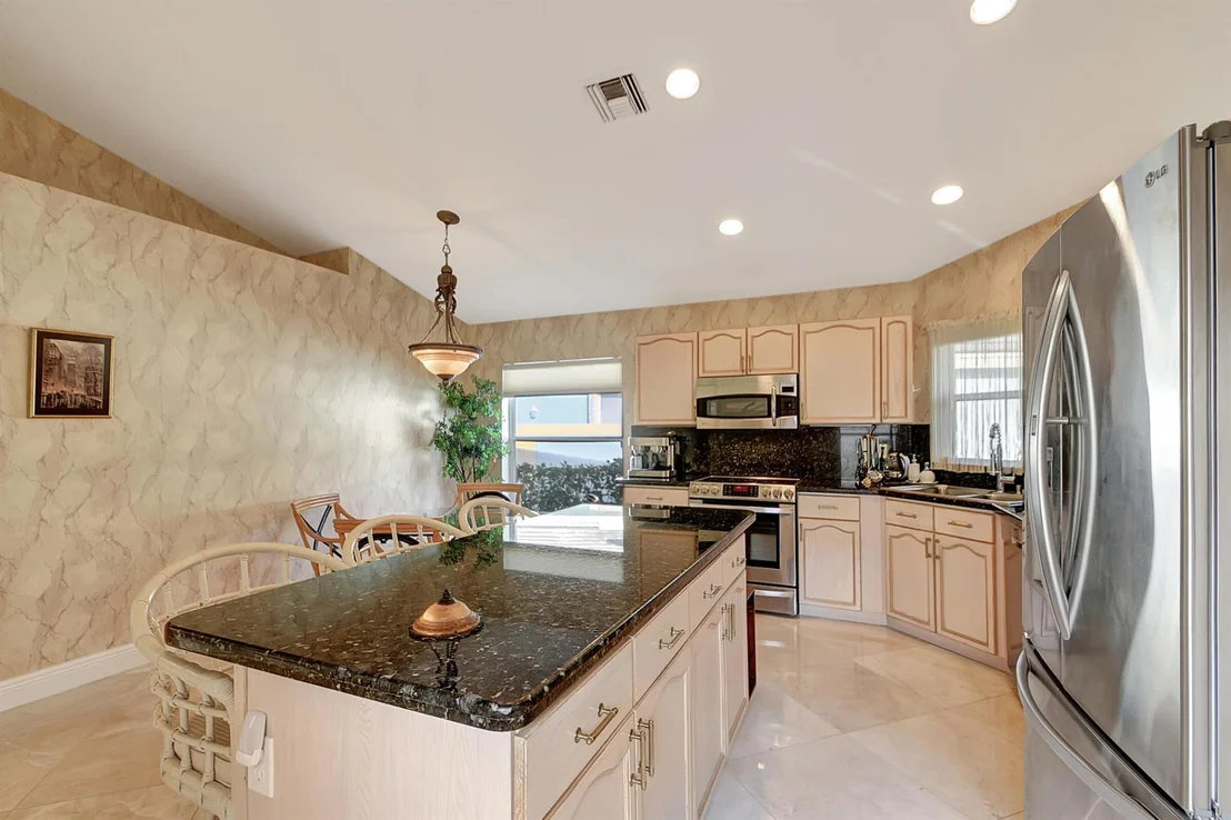 Photo of 120 Harbor Lake Circle