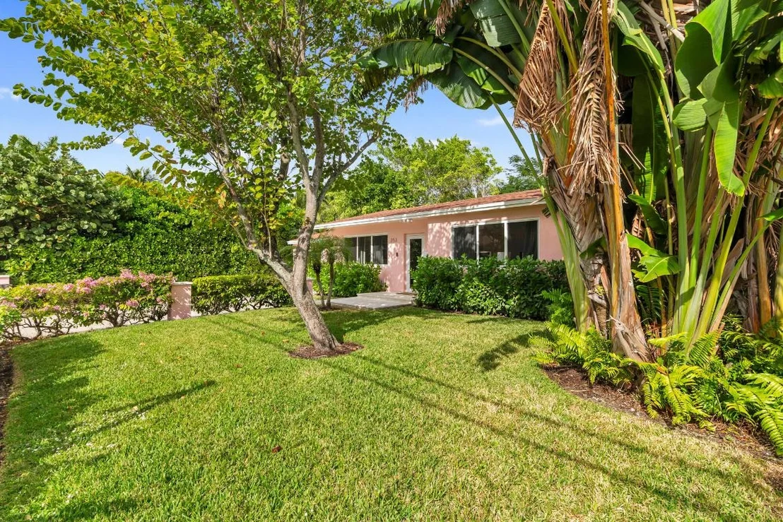 Photo of 353 Gregory Road