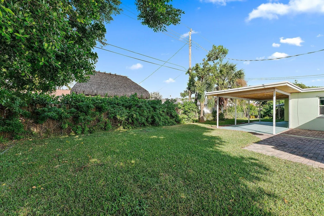 Photo of 243 W Riverside Drive