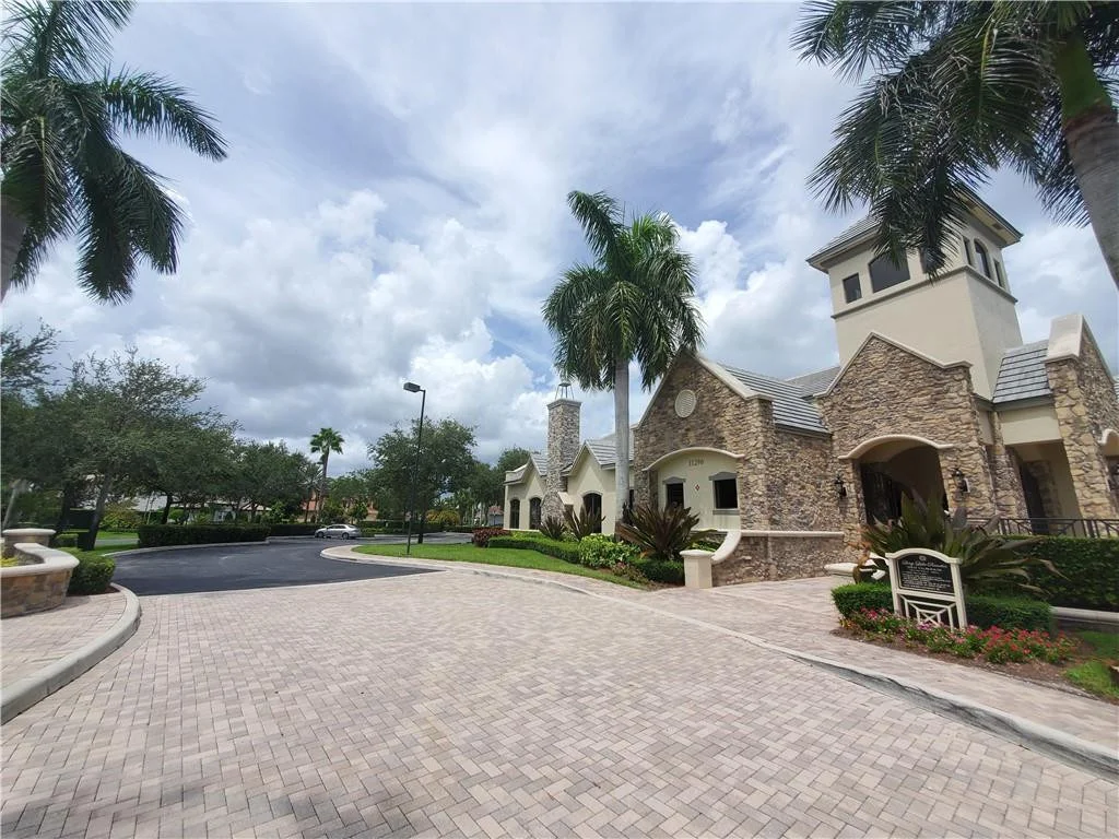 Photo of 2916 Juniper Lane