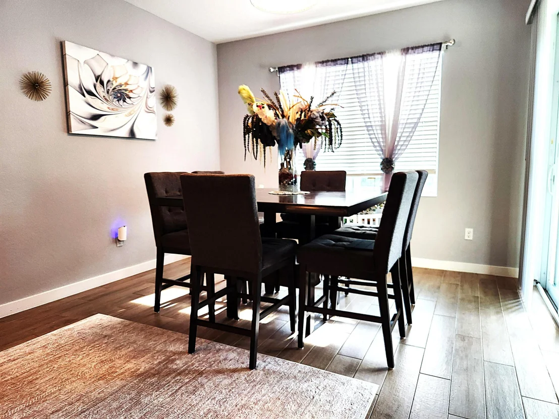 Photo of 2841 NE BREEZEWAY Circle