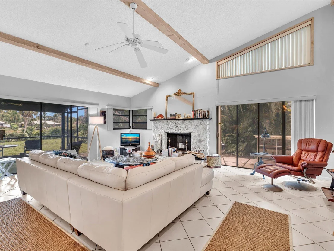 Photo of 3537 Lakeview Drive