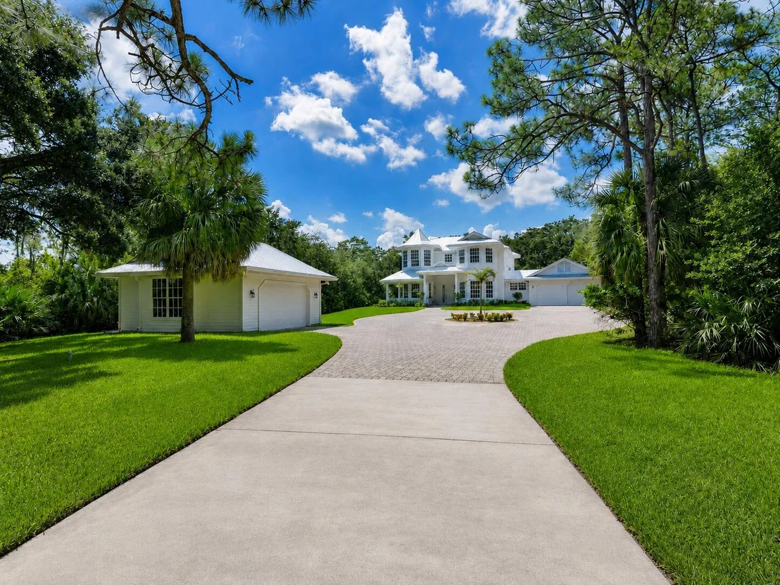Photo of 1001 SE Ranch Road