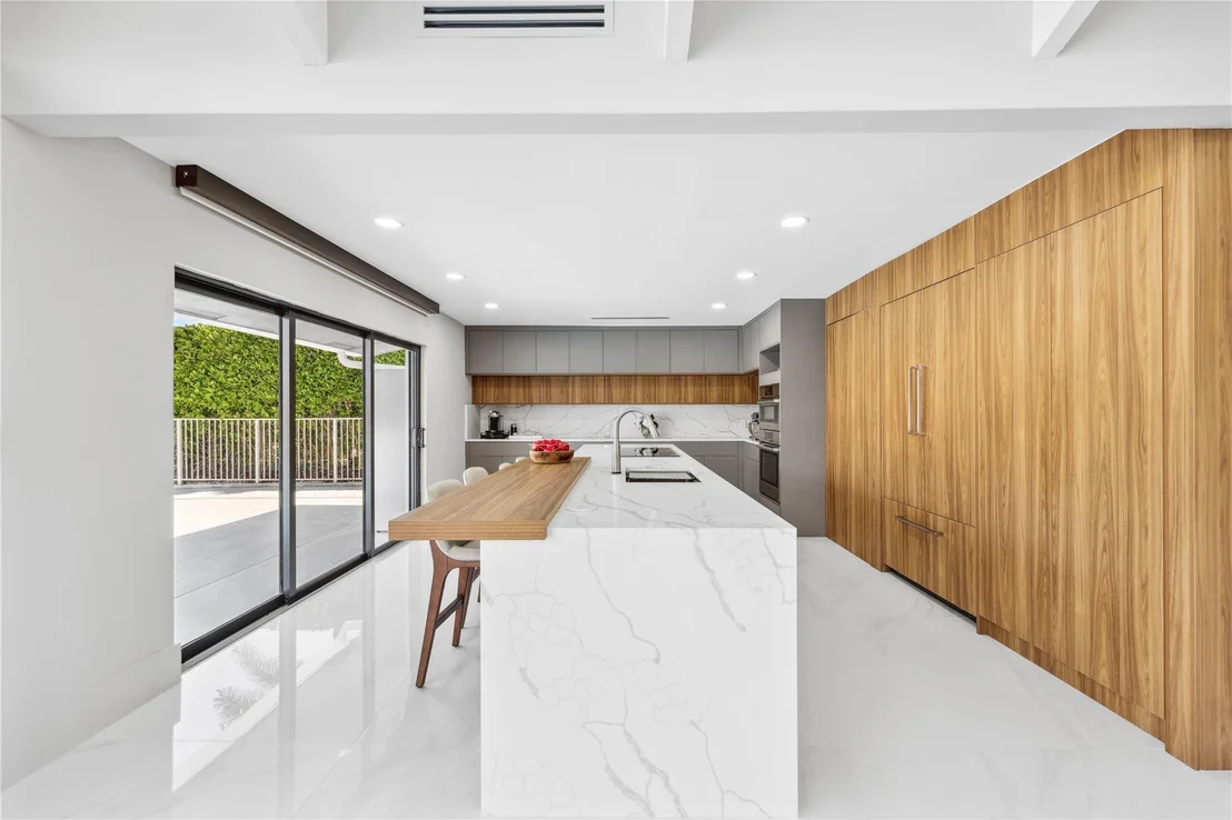Photo of 2901 NE 46th Street