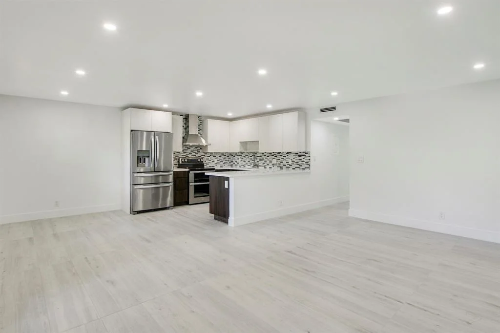 Photo of Unit K1 at 1905 Bermuda Circle