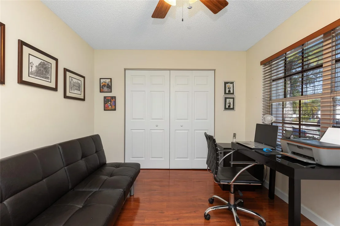 Photo of 1041 SW Cedar Falls Drive