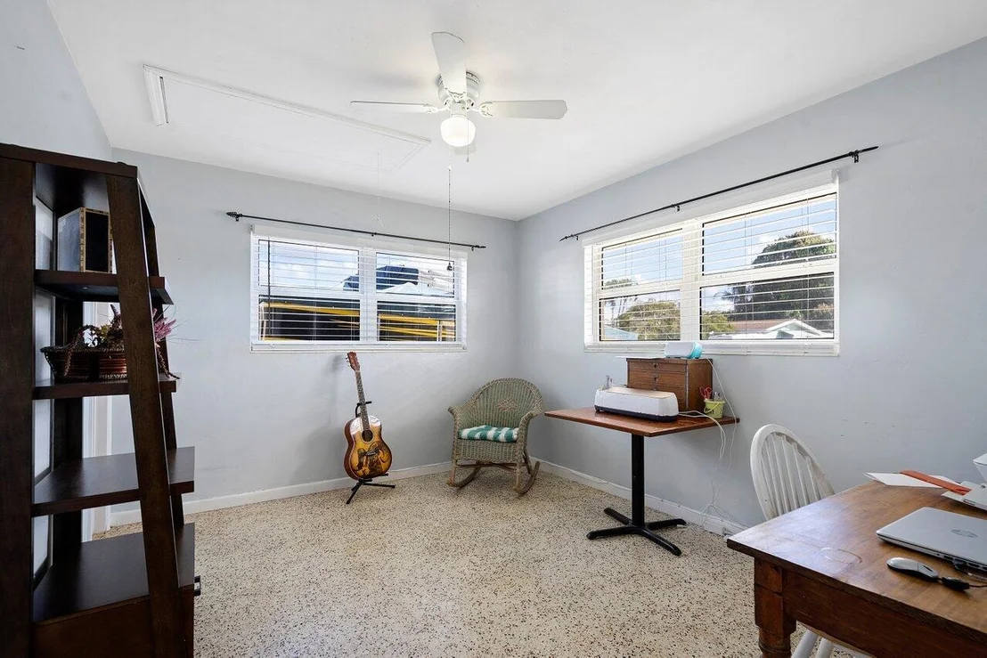 Photo of 1413 Crest Drive
