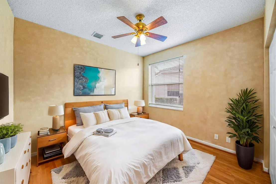 Photo of 6145 Indian Forest Circle