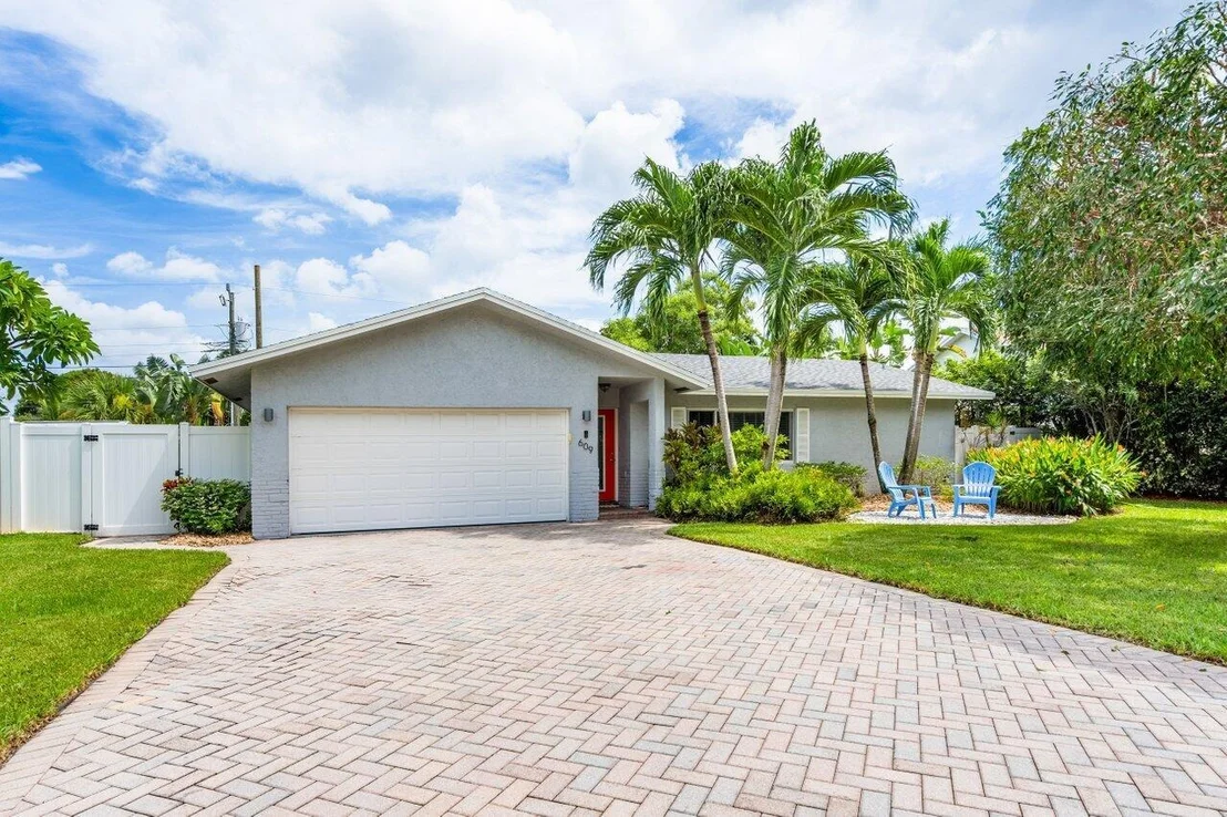 Photo of 609 Heron Drive