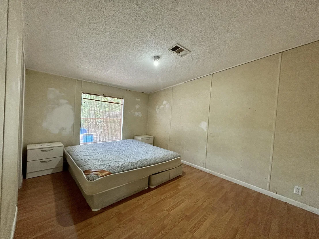 Photo of 10810 NW 8th Avenue