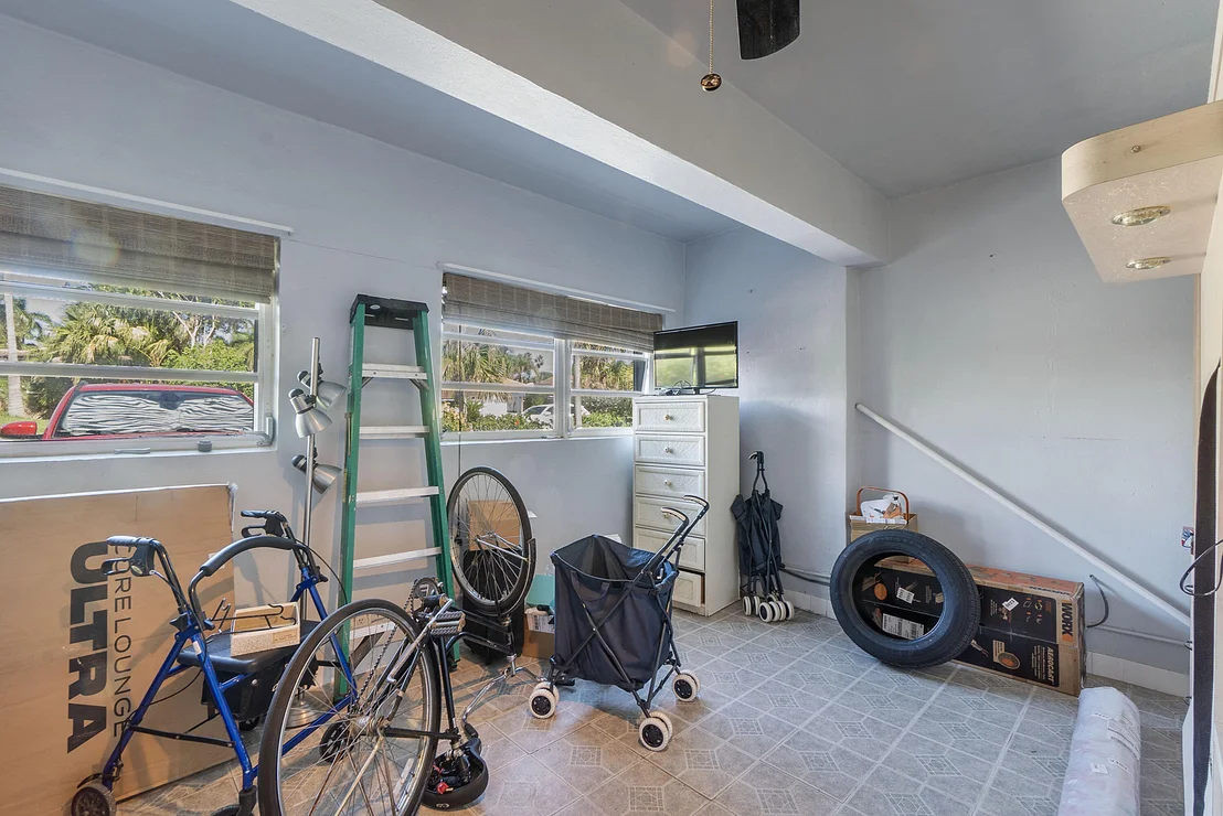 Photo of 2560 SE 9th Street