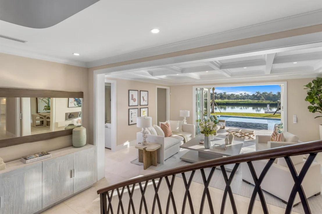 Photo of 584 Island Drive