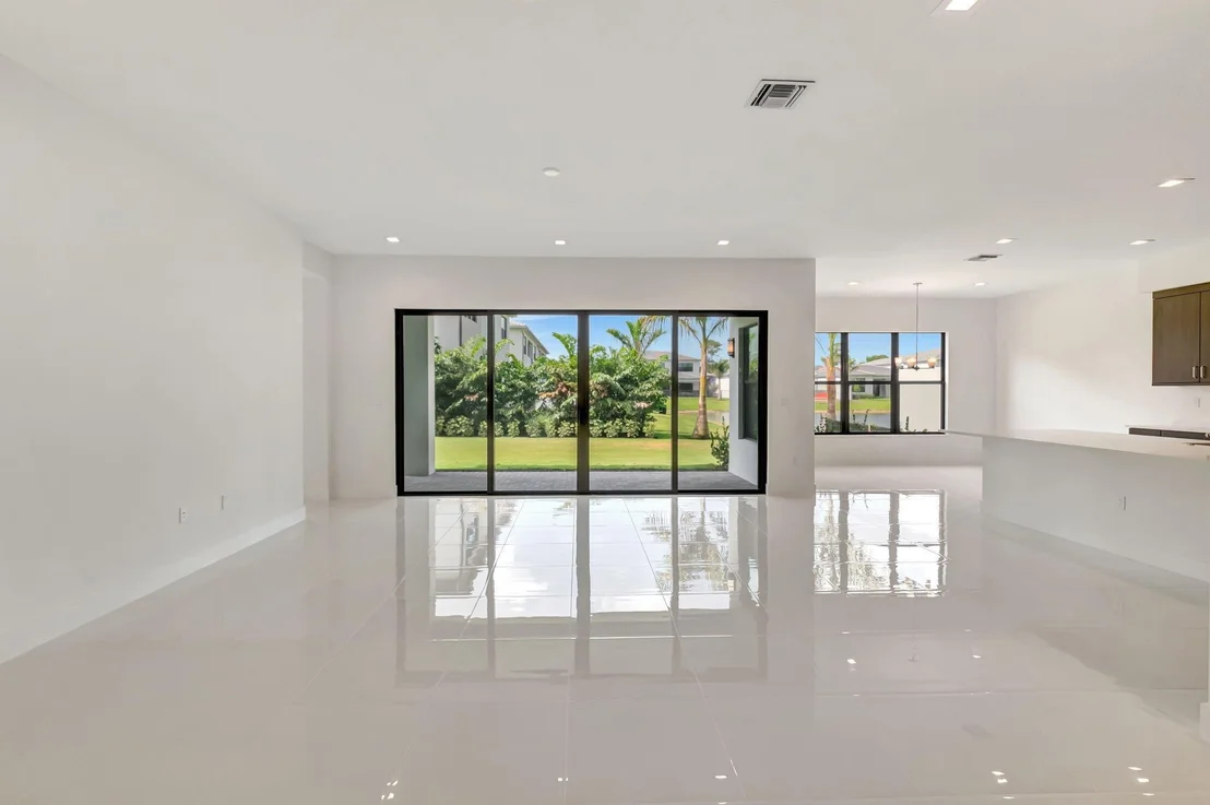 Photo of 9436 Riverside Park Drive