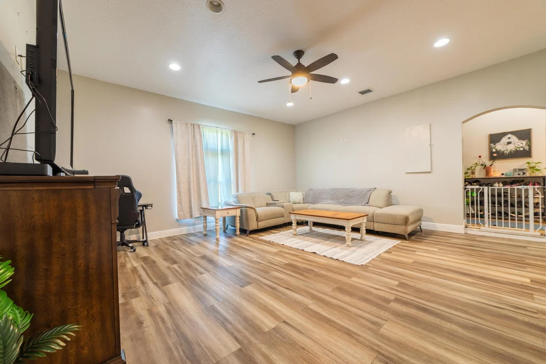 Photo of 1402 SE 12th Drive